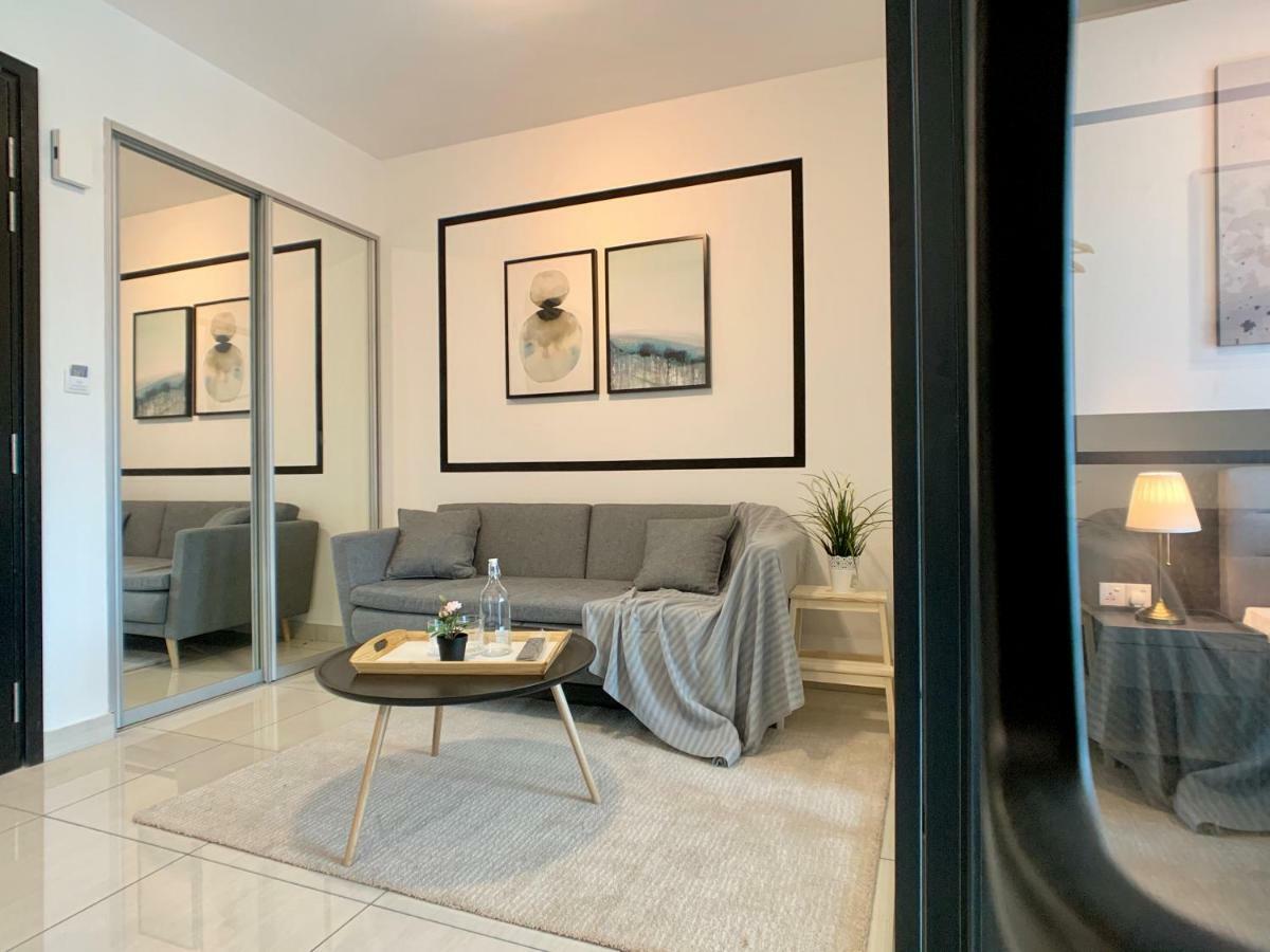 Almas Suites By Iconic Bliss 努沙再也 外观 照片
